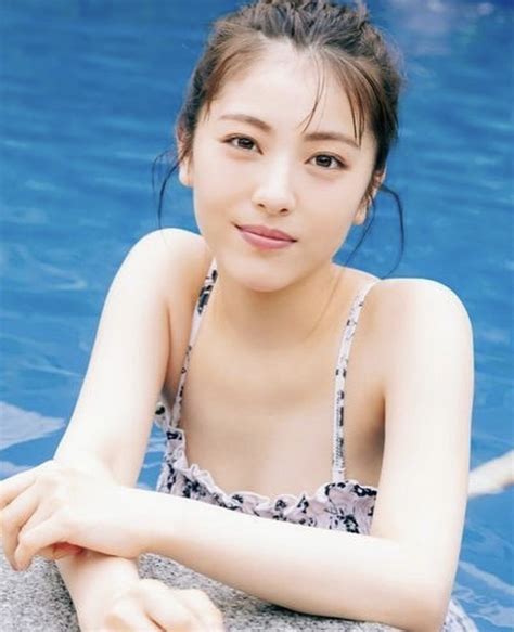 浜辺美波 おっぱい|浜辺美波エロ画像139枚！入浴ヌードや濡れ場パンチラなど貴重。